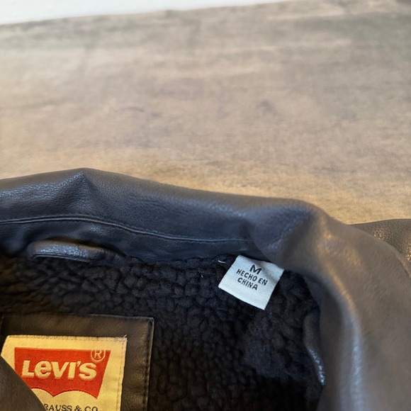 Levis Faux Leather Sherpa Lined Trucker Jacket Black Mens Medium LM1CU993 NEW - Picture 4 of 10